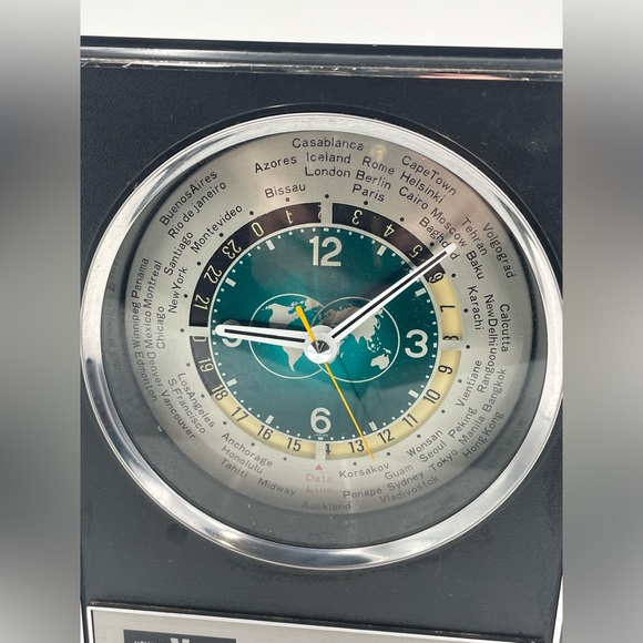 Vintage Howard Miller World Clock Time Clock 7RW001 Model 4626. - Picture 6 of 7